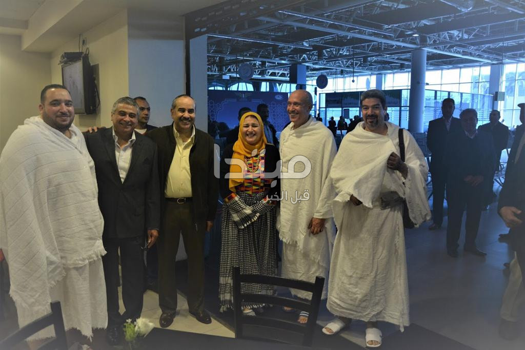 وزير الطيران المدنى خلال الجولة