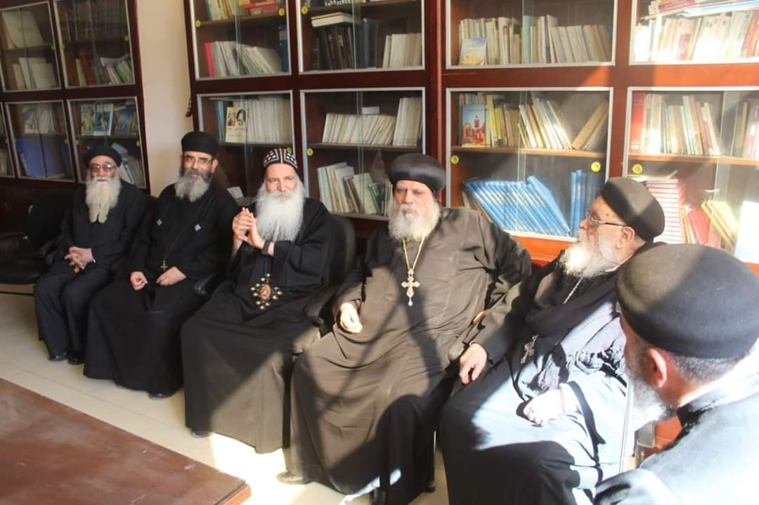 أسقف جرجا فى زيارته لدير يسى
