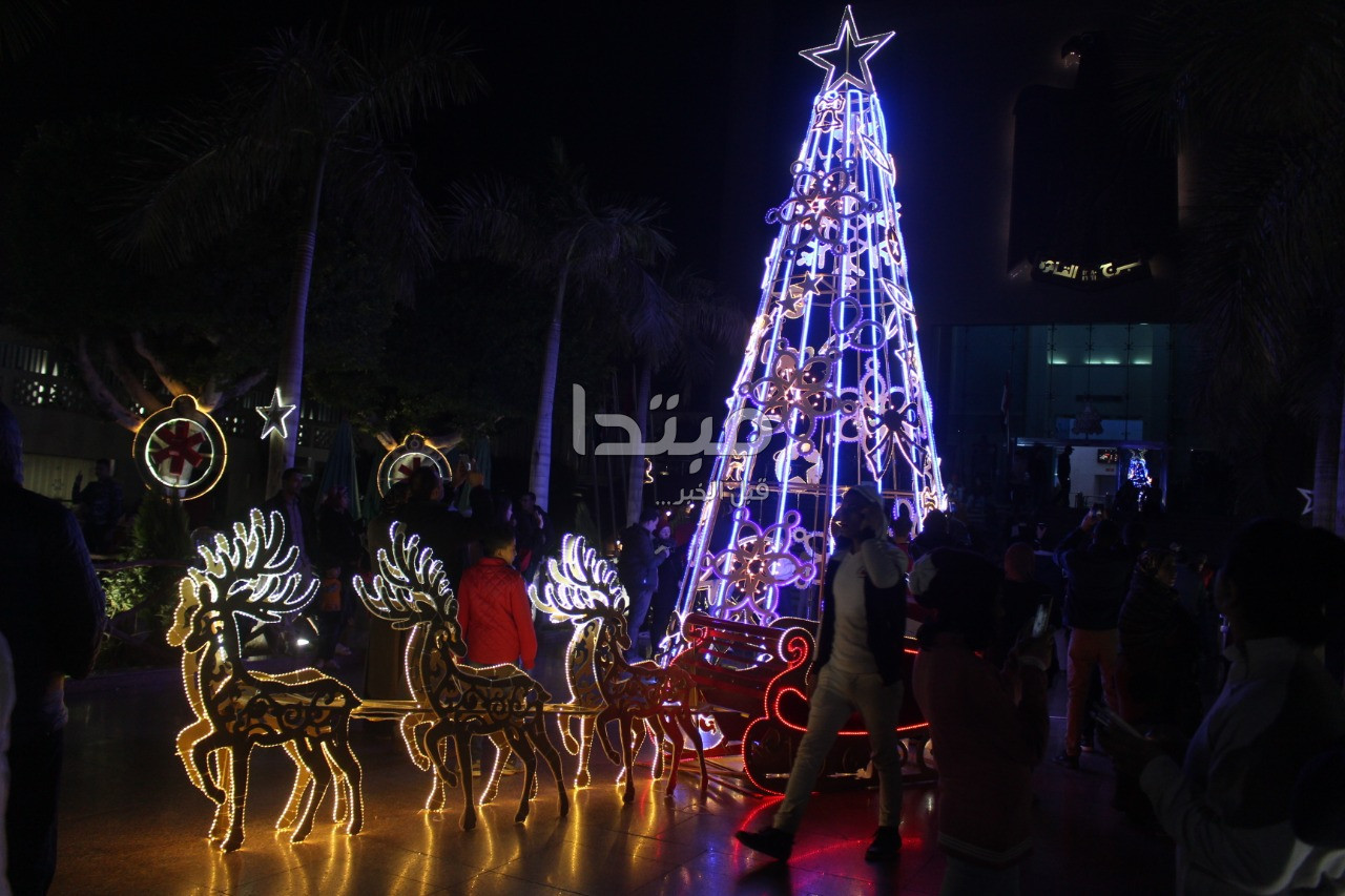 برج القاهرة يحتفل بالعام الجديد