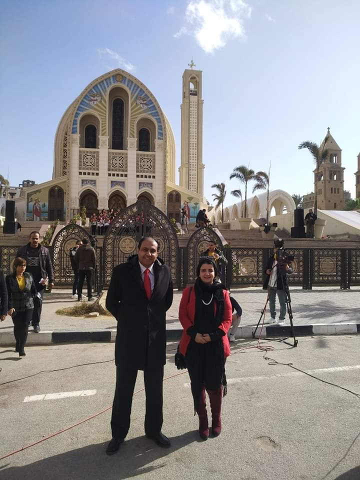 وفد من حزب الحرية المصرى يهنئ البابا تواضروس