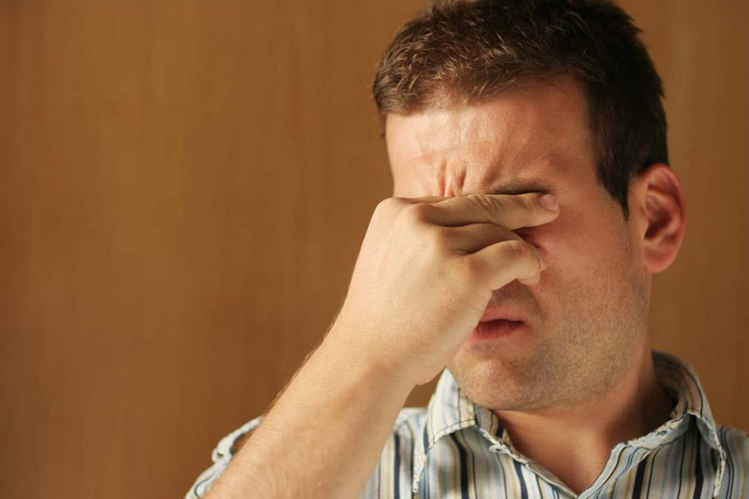 آلام العيون