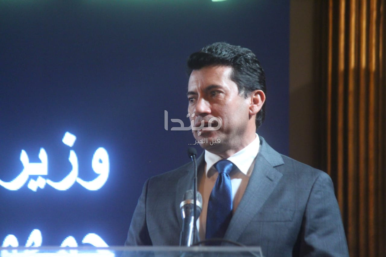أشرف صبحى