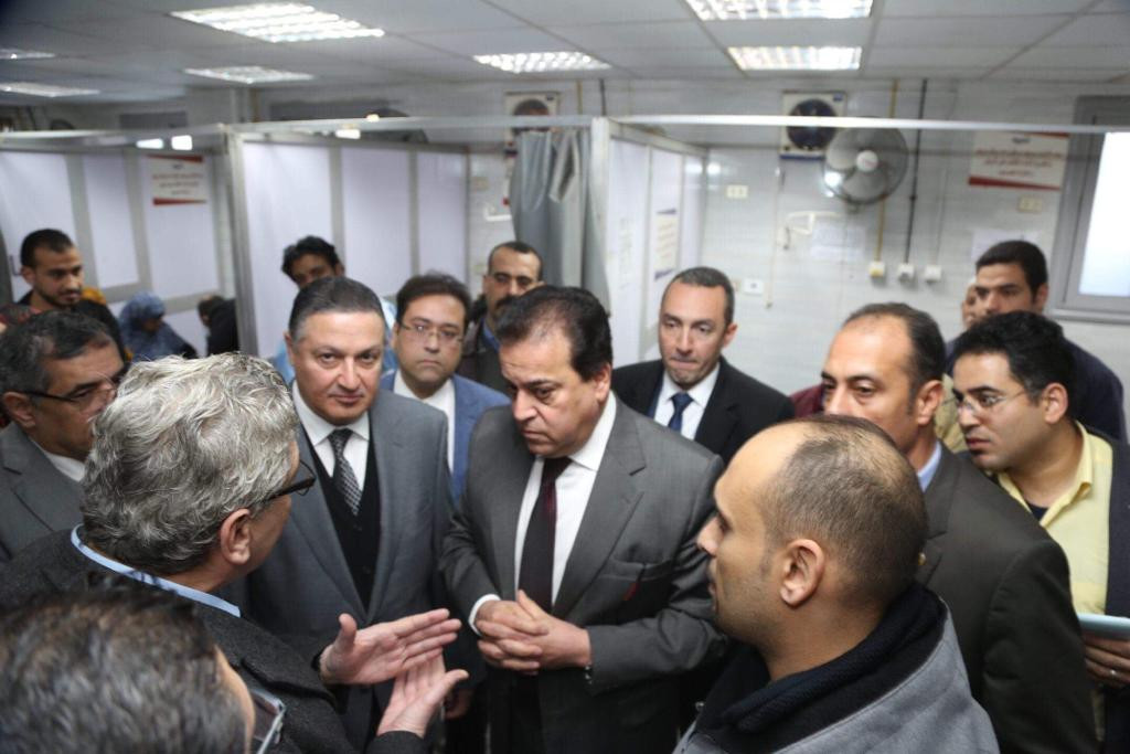 وزير التعليم العالى فى مستشفى بنها