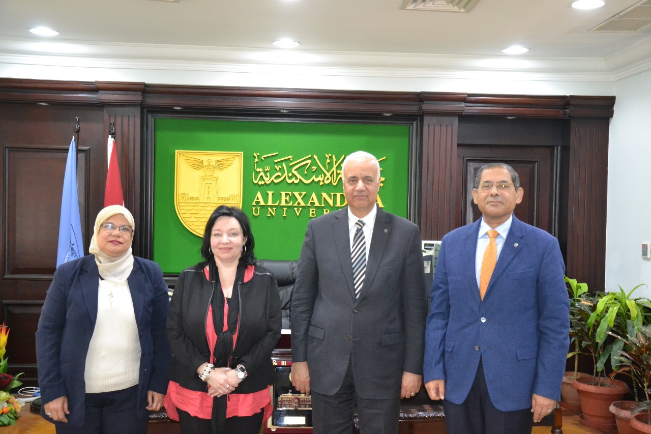مدير الهيئة الألمانية تزور جامعة الإسكندرية