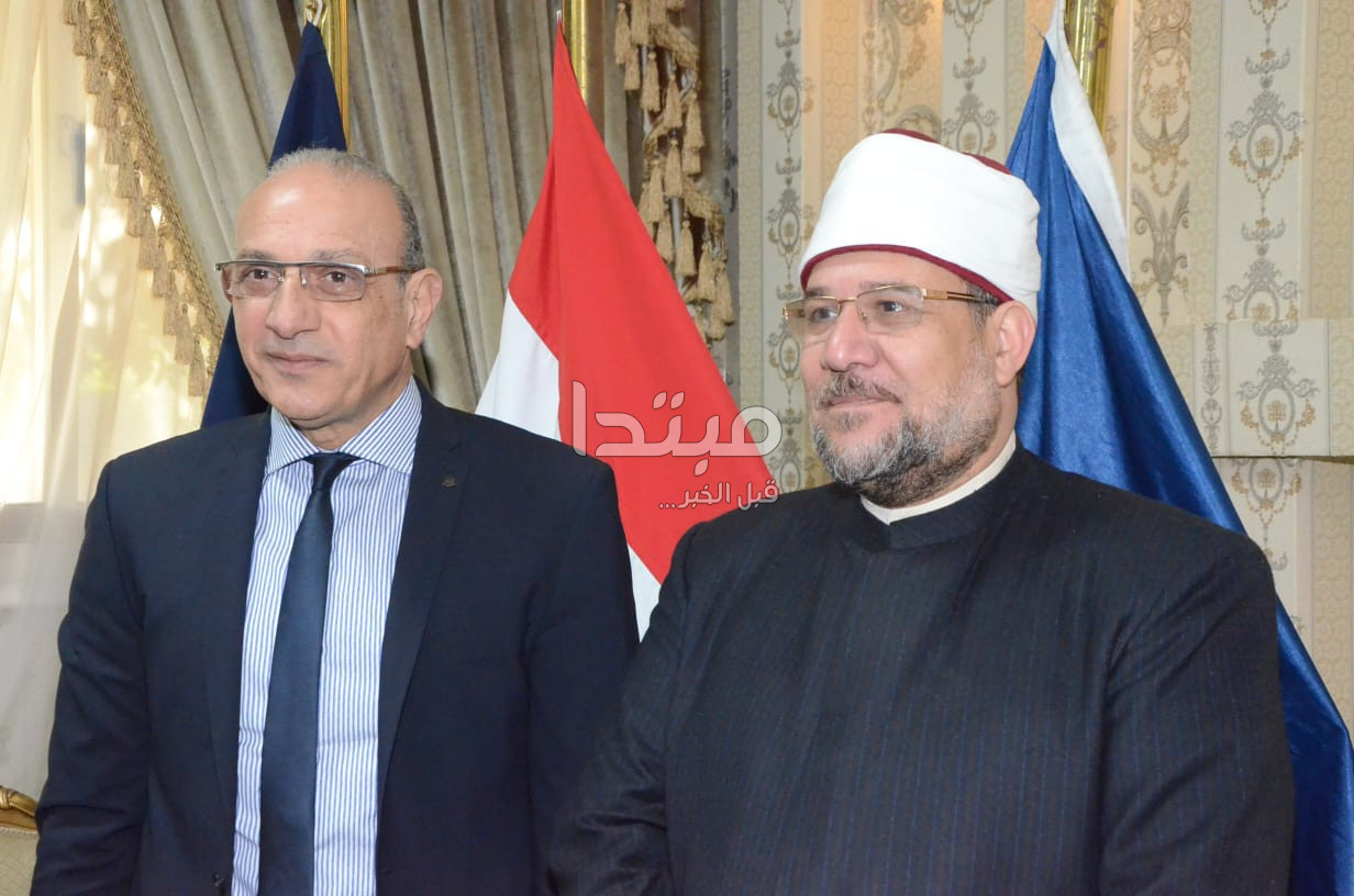 الداخلية تهدى درع قطاع السجون لوزير الأوقاف بسبب جهوده الوطنية