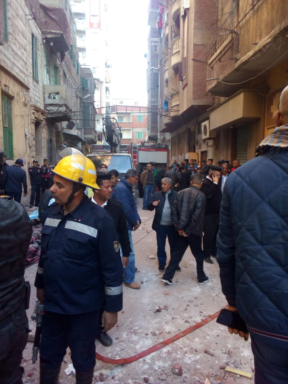 انهيار عقار غرب الإسكندرية