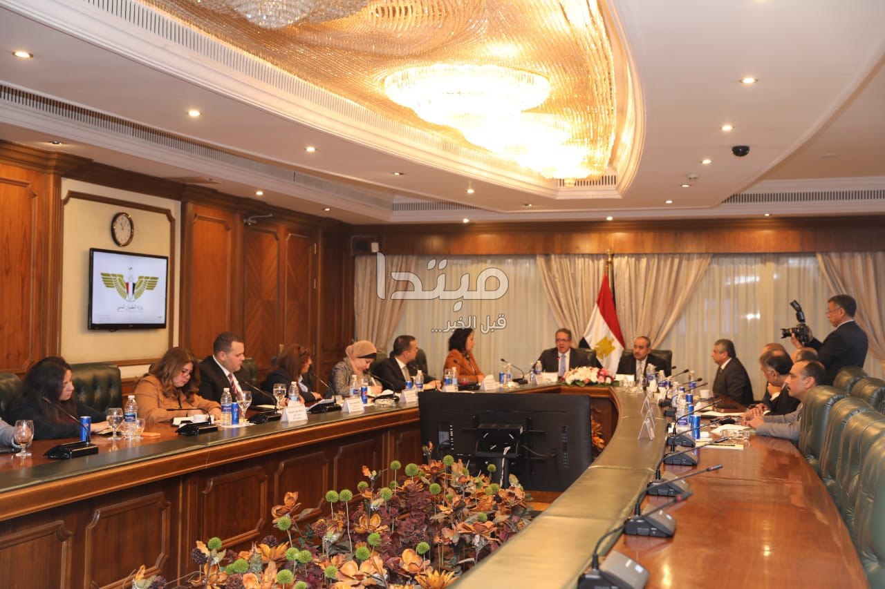 وزيرا السياحة والطيران المدنى