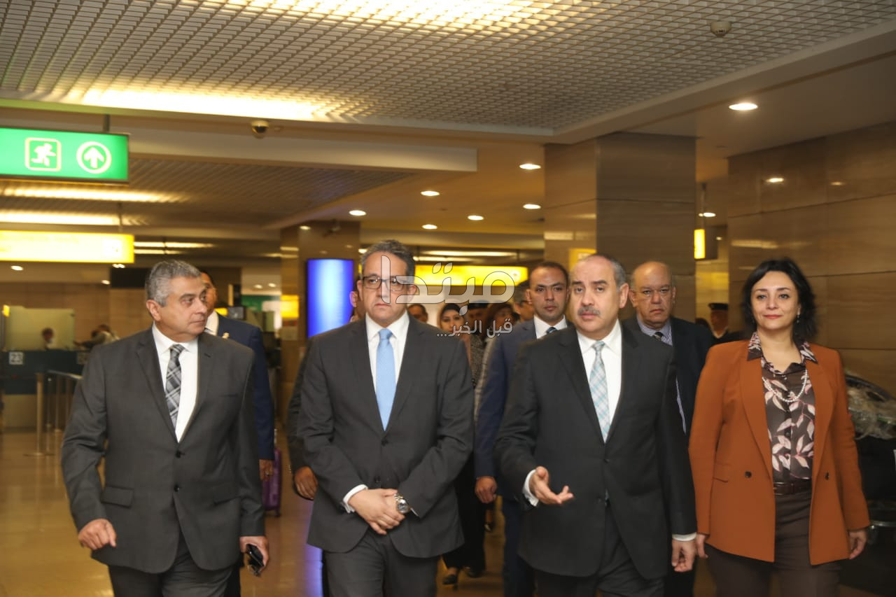 وزيرا السياحة والطيران المدنى