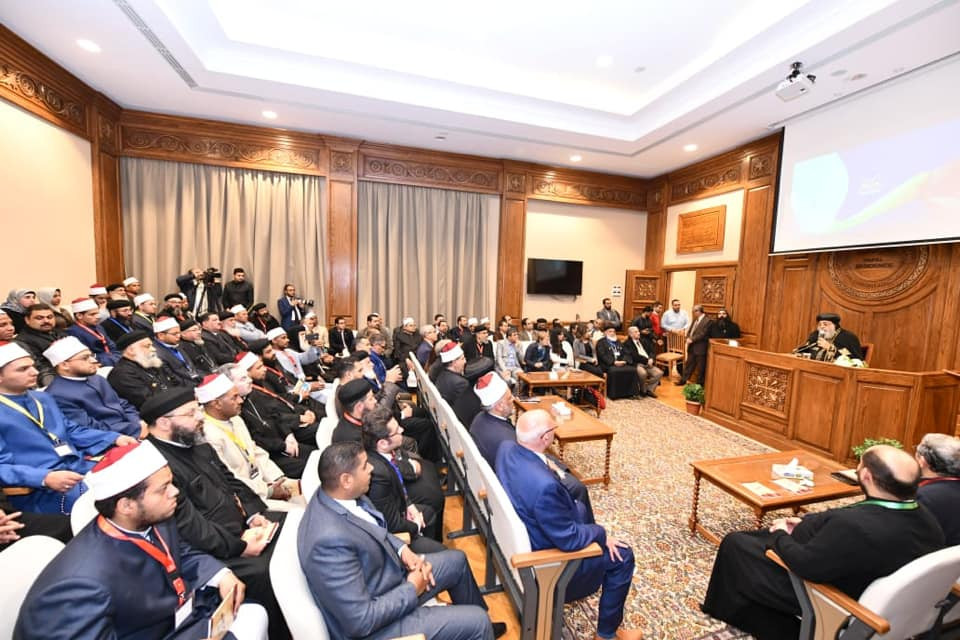 البابا تواضروس ووفد بيت العائلة المصرية