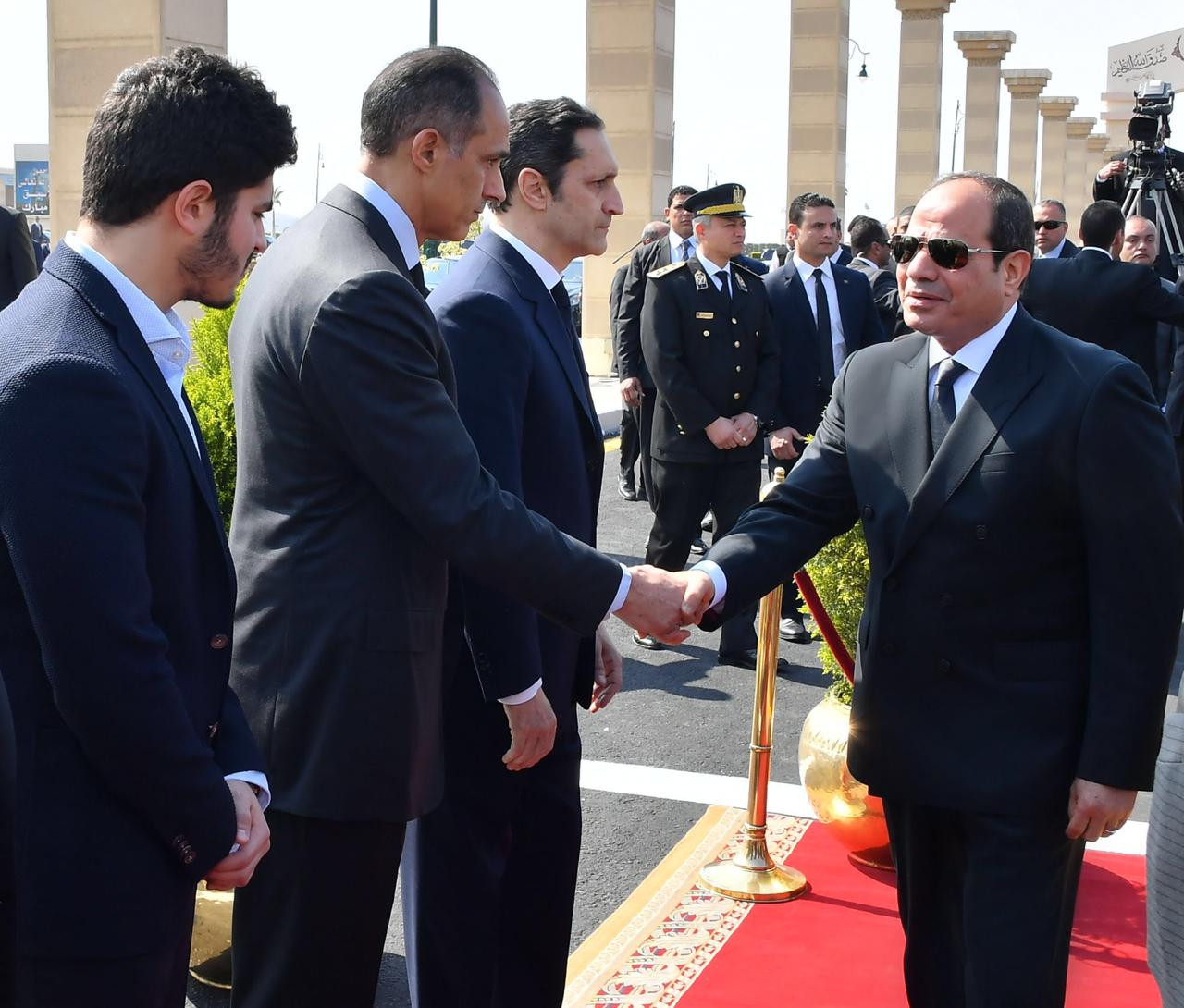 السيسى يتقدم الجنازة العسكرية لمبارك