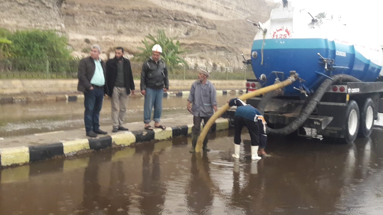 أعمال سحب المياه بالمحافظات