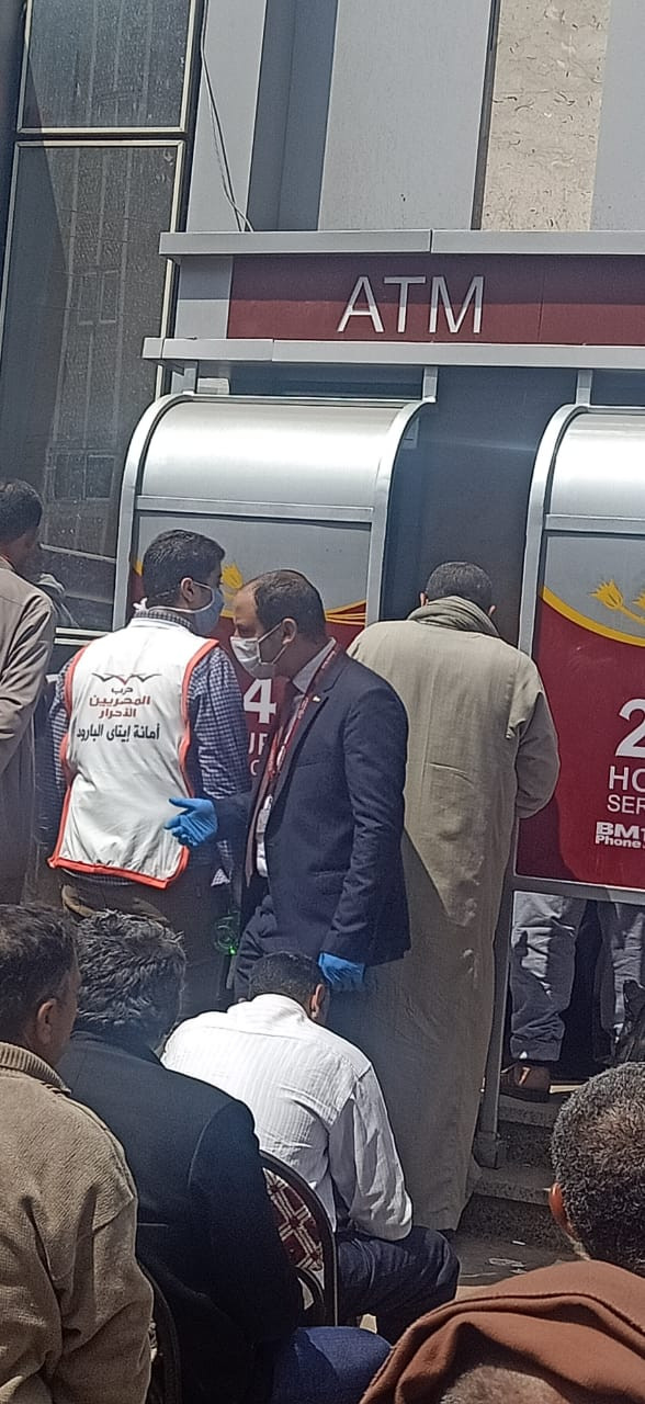 المصريين الأحرار يعقم ويطهر المناطق الحيوية بإيتاى البارود