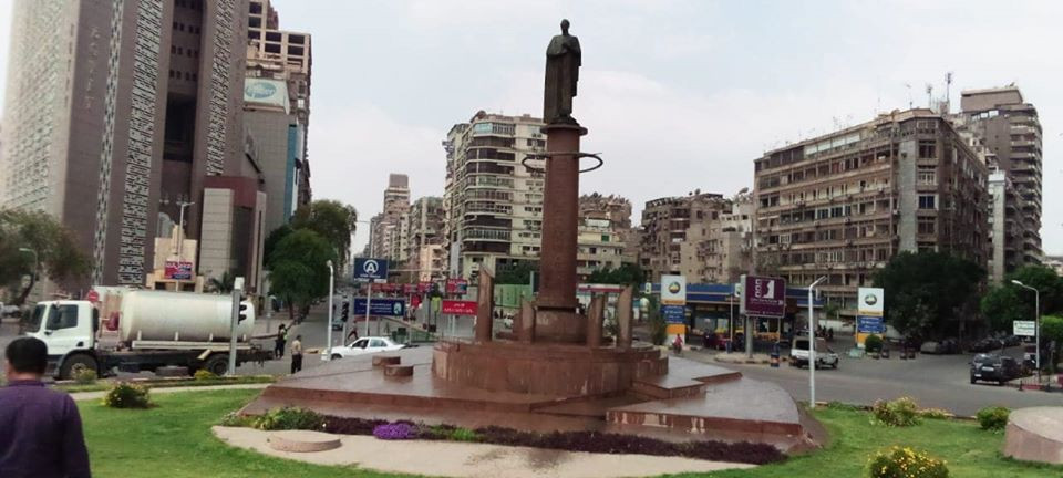 تنظيف تماثيل الجيزة