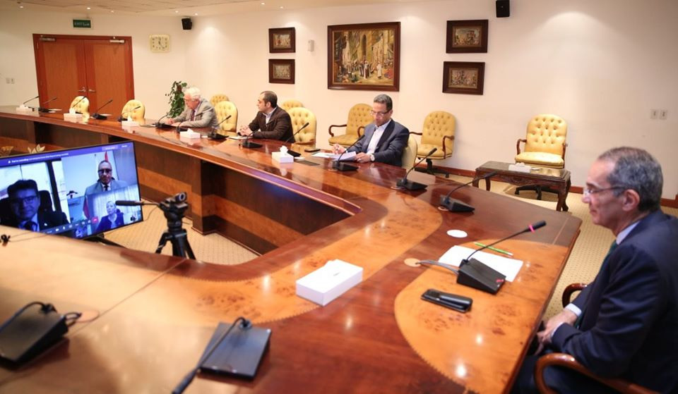 وزير البيئة والاتصالات