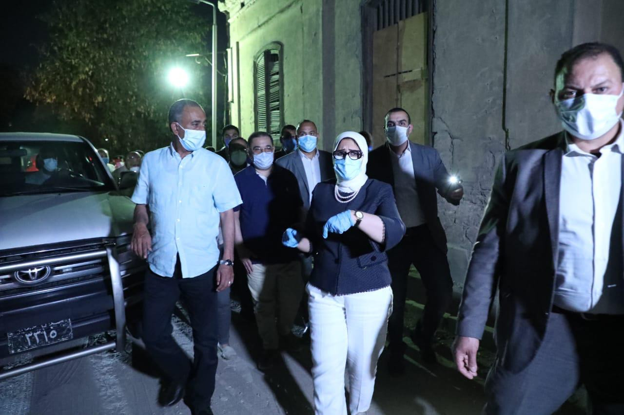 وزيرة الصحة خلال الزيارة