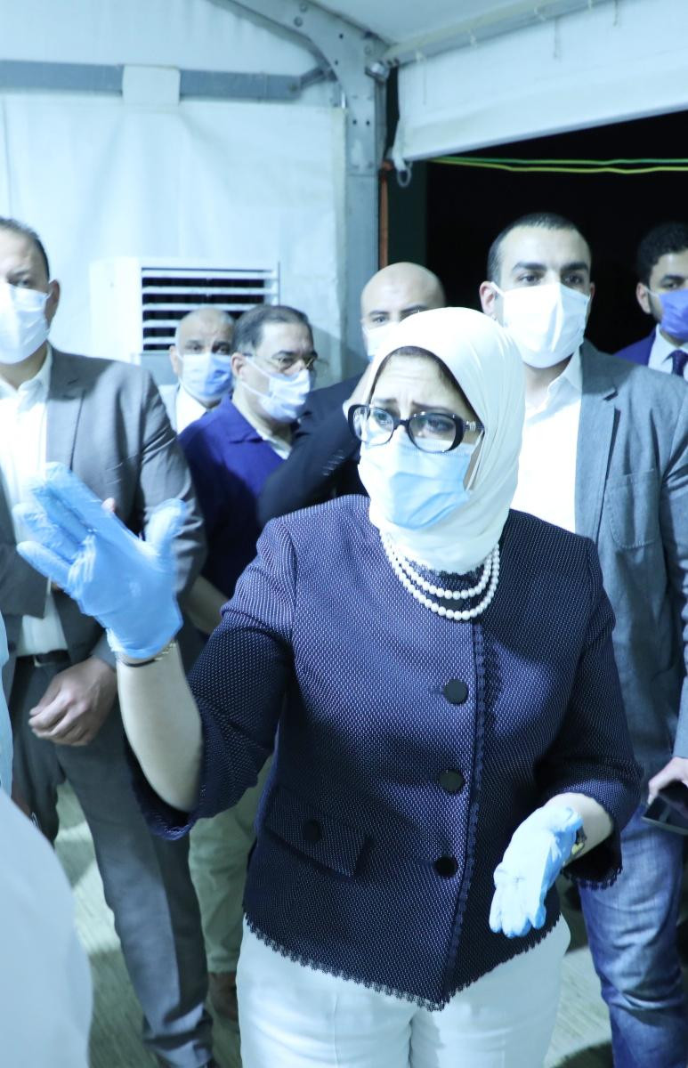 وزيرة الصحة خلال الزيارة