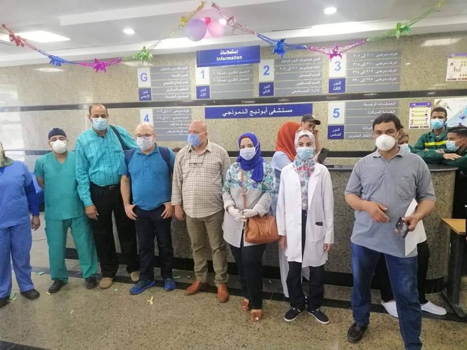 مستشفيات العزل بأسيوط تحتفل بعيد الفطر