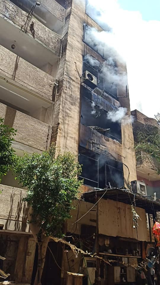 أثناء السيطرة على الحريق