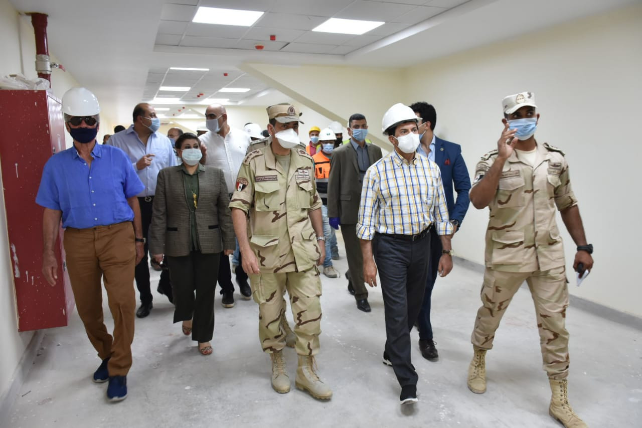 زيارة وزير الرياضة ورئيس الاتحاد الدولى لليد لمشروع صالة برج العرب