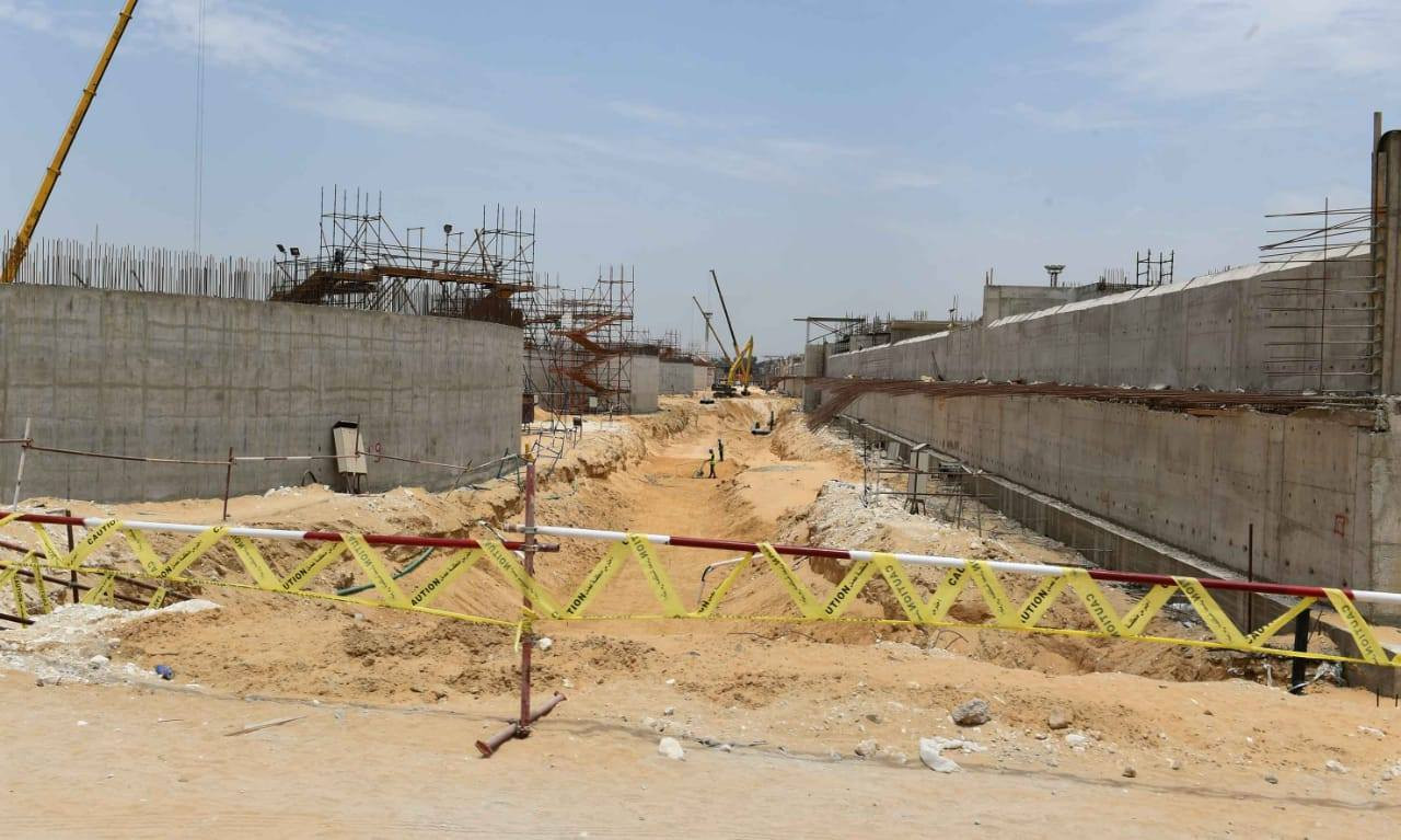 رئيس الوزراء يتفقد محطة معالجة مياه الصرف الصحى بأبورواش
