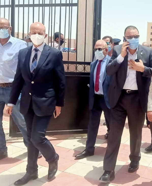 صور .. محافظ الشرقية يتفقد تجهيز مبنى العزل فى العاشر من رمضان مبتدا صور .. محافظ الشرقية يتفقد تجهيز مبنى العزل فى العاشر من رمضان مبتدا
