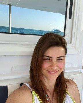 الفنانة نور اللبنانية