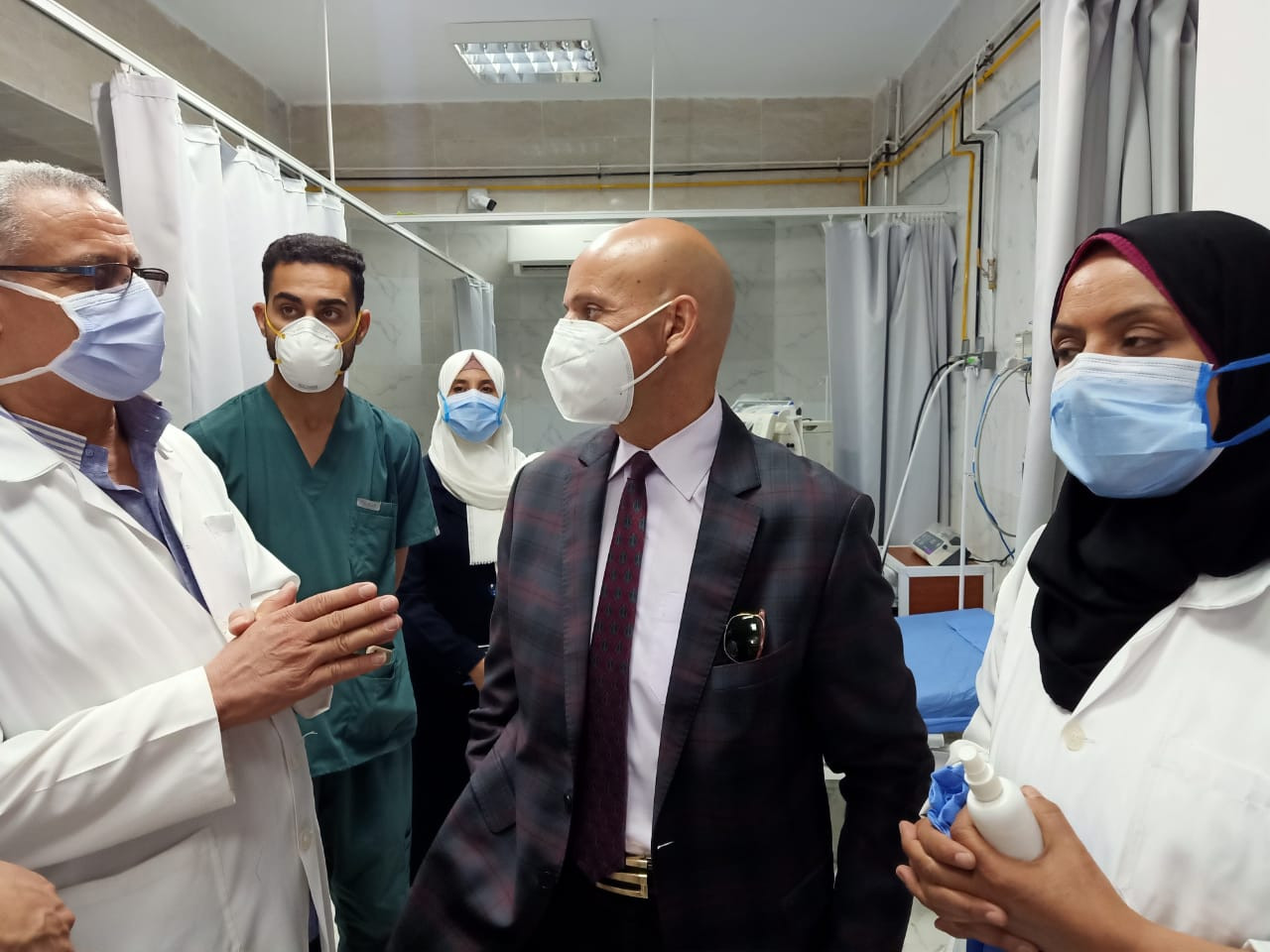 التشغيل التجريبى للعناية المركزة لمصابى كورونا بالحسينية