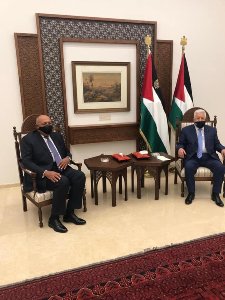 سامح شكرى يلتقى محمود عباس