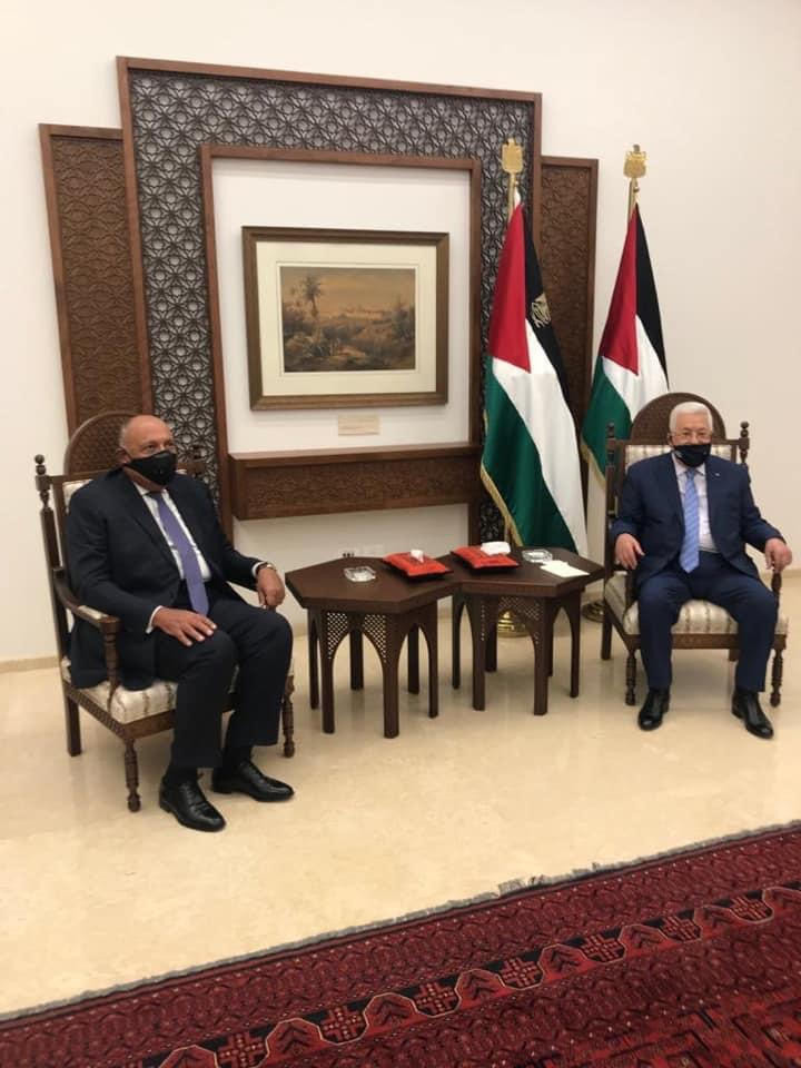 سامح شكرى يلتقى محمود عباس