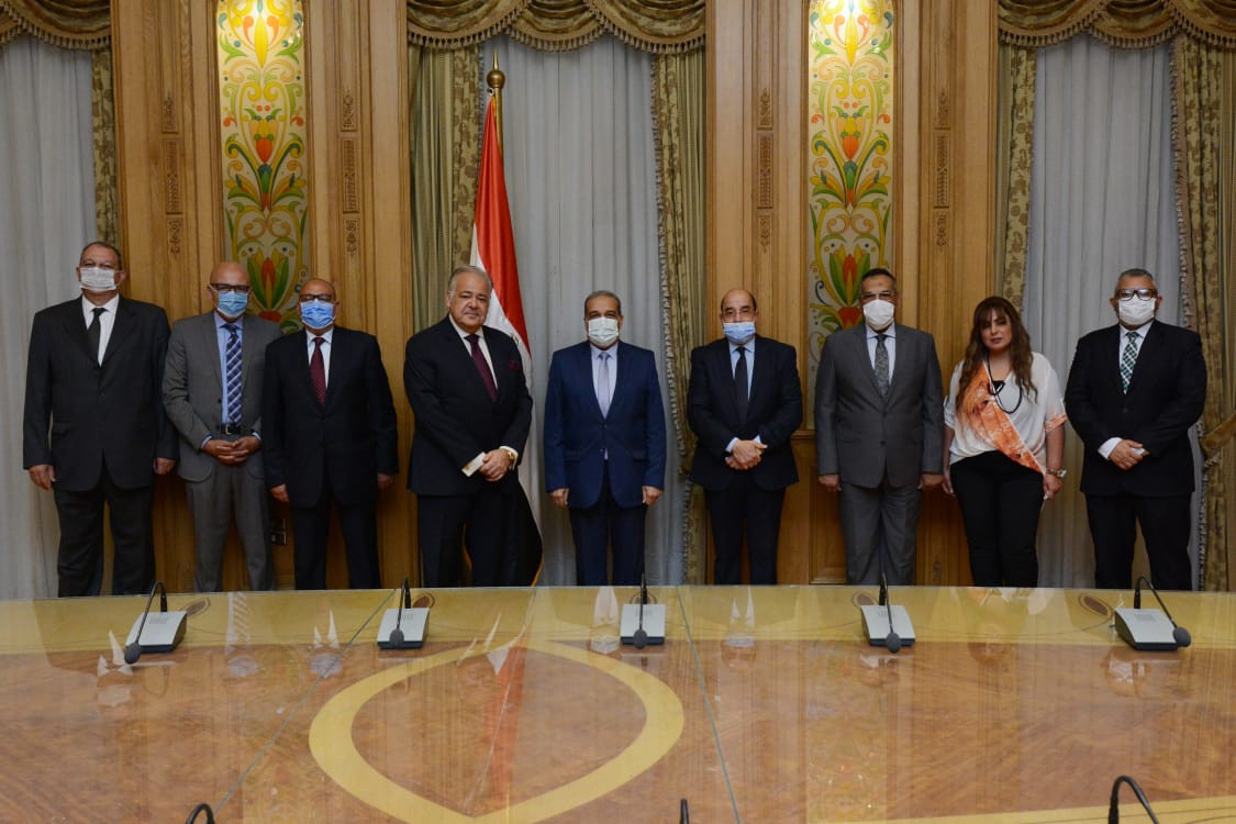 توقع عقد لافتتاح الإنتاج الحربى مكتبا فى كينيا