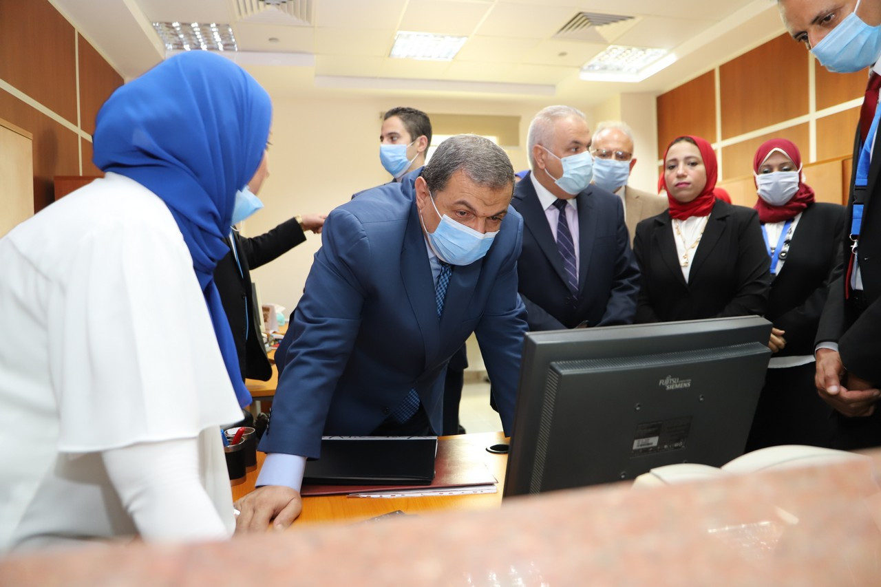 وزير القوى العاملة محمد سعفان