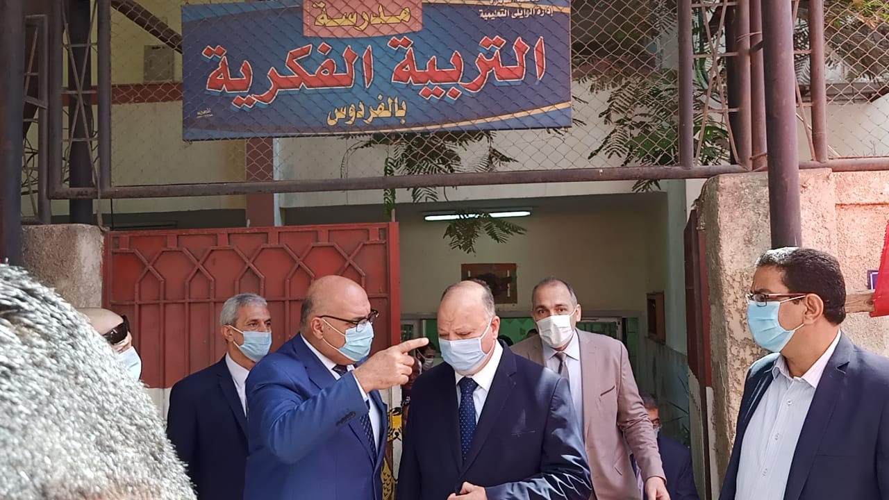 محافظ القاهرة يتفقد المقار الانتخابية