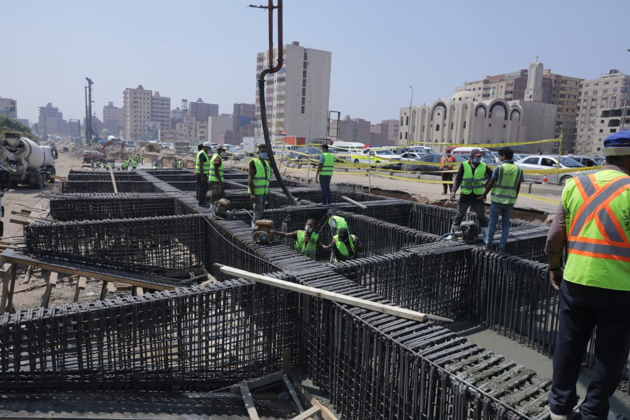 وزير النقل يتابع  تنفيذ أعمال التطوير للطريق الدائرى