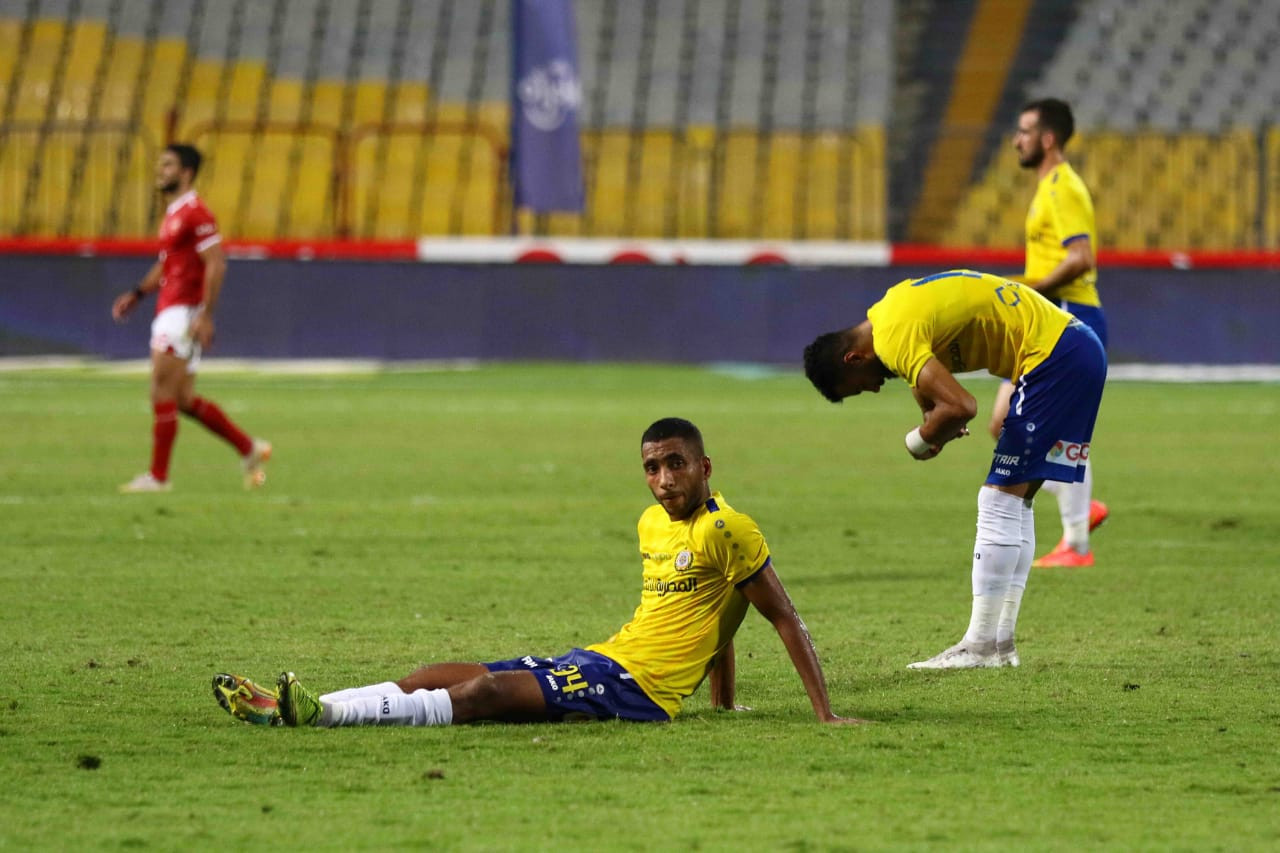 فرحة لاعبو الأهلى بالأهداف فى شباك الإسماعيلى