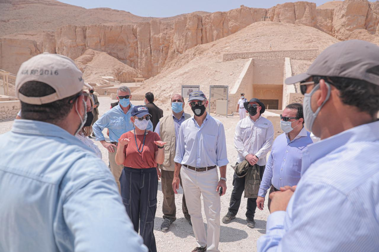 السفير الأمريكى يزور الأقصر