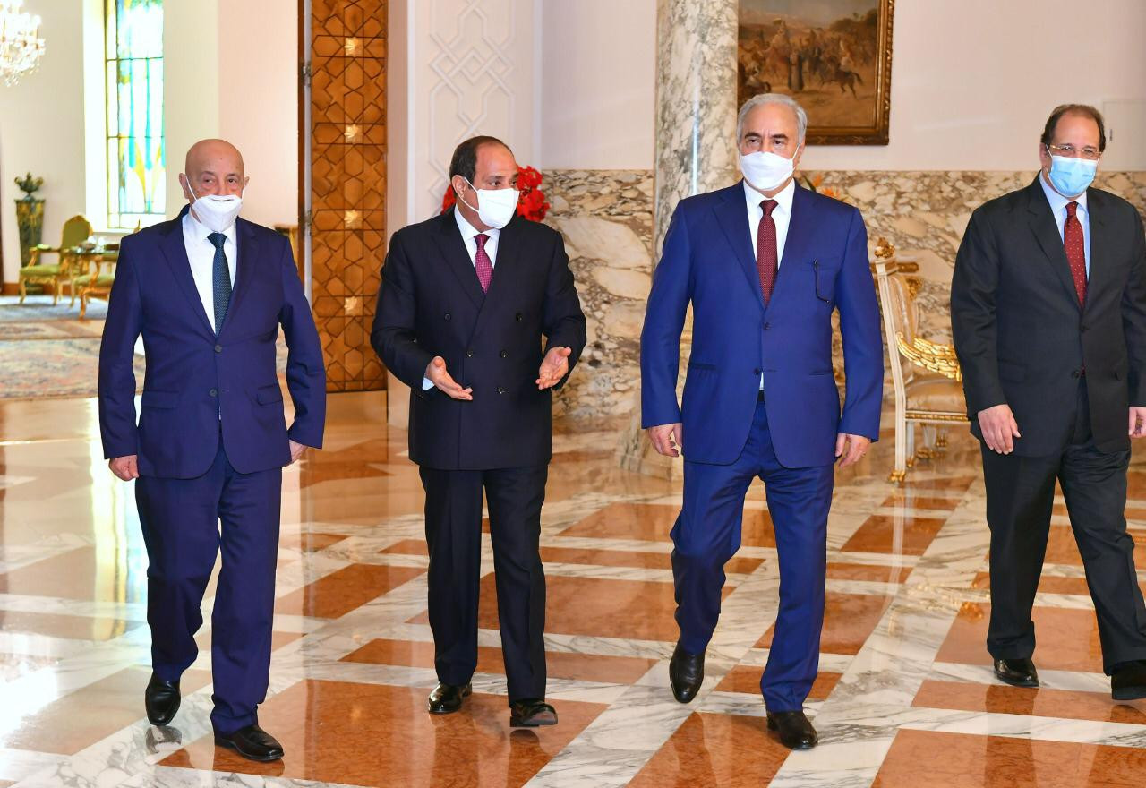 السيسي مع عقيلة وحفتر