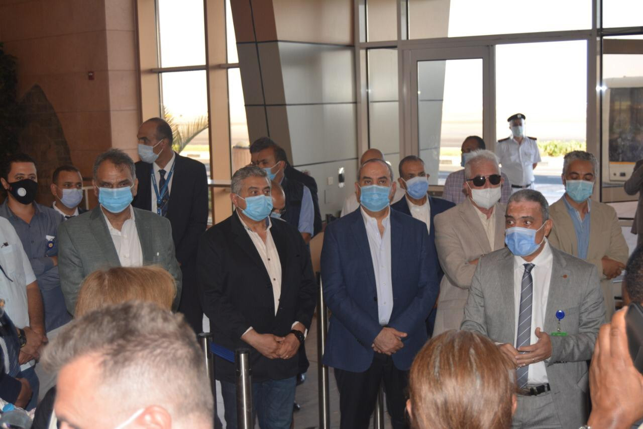 وزير الطيران يرافق عدد من الوزراء و30 سفير لتفقد مطار شرم الشيخ