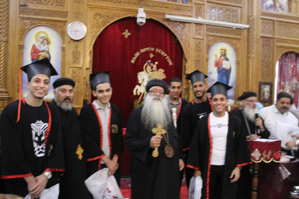 إيبارشية دشنا تكرم أوائل الشهادات