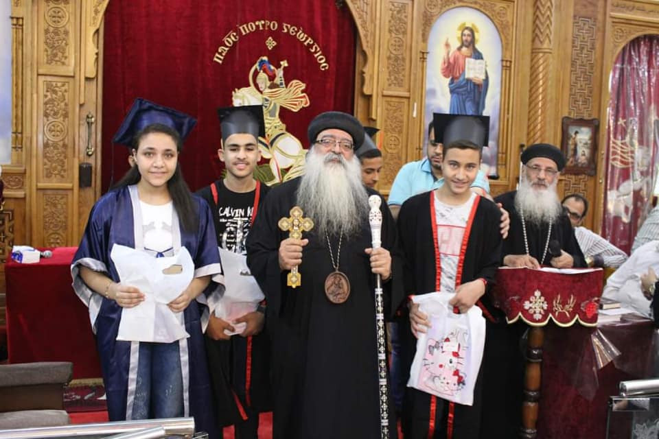 إيبارشية دشنا تكرم أوائل الشهادات
