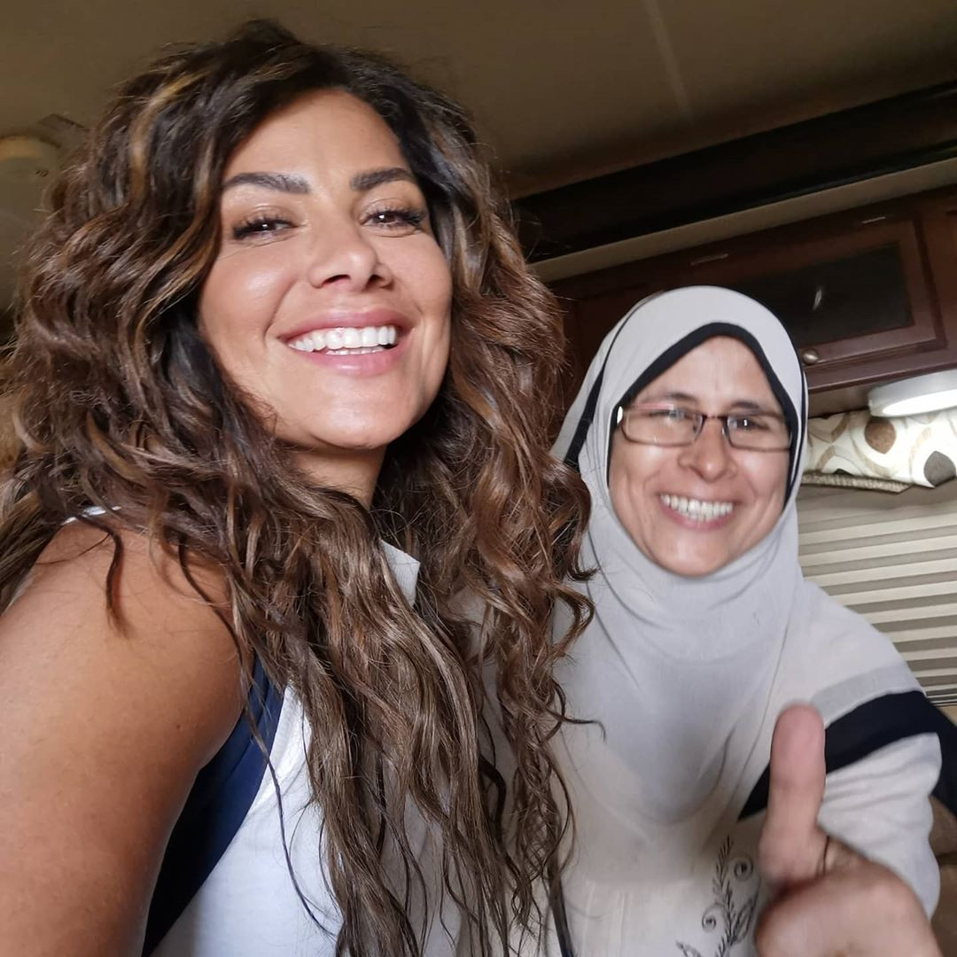 صبا مبارك ومساعدتها نصة