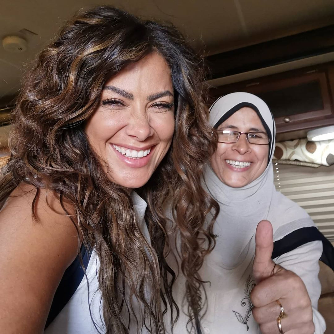 صبا مبارك ومساعدتها نصة
