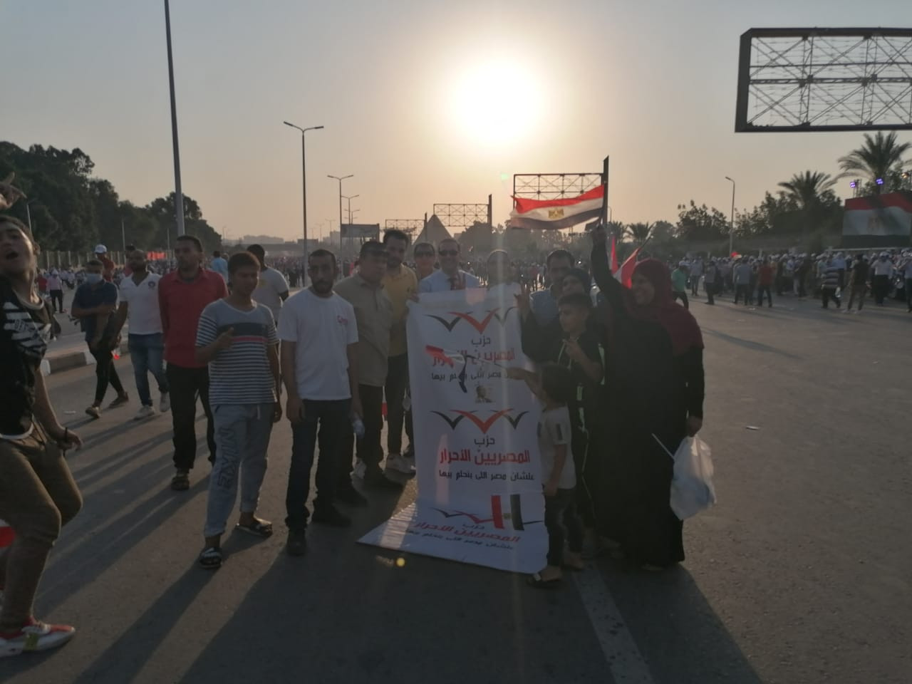 المصريين الأحرار يشارك فى احتفالات نصر أكتوبر بالمنصة