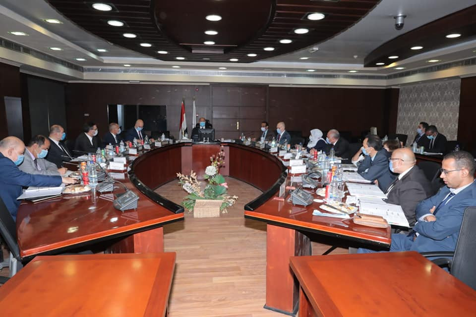 وزير النقل خلال الاجتماع