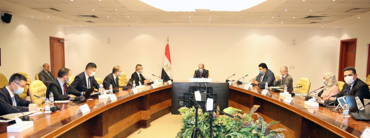 وزير الاتصالات يبحث مع وفد شركة هواوى تطوير الخدمات ودعم ريادة الأعمال