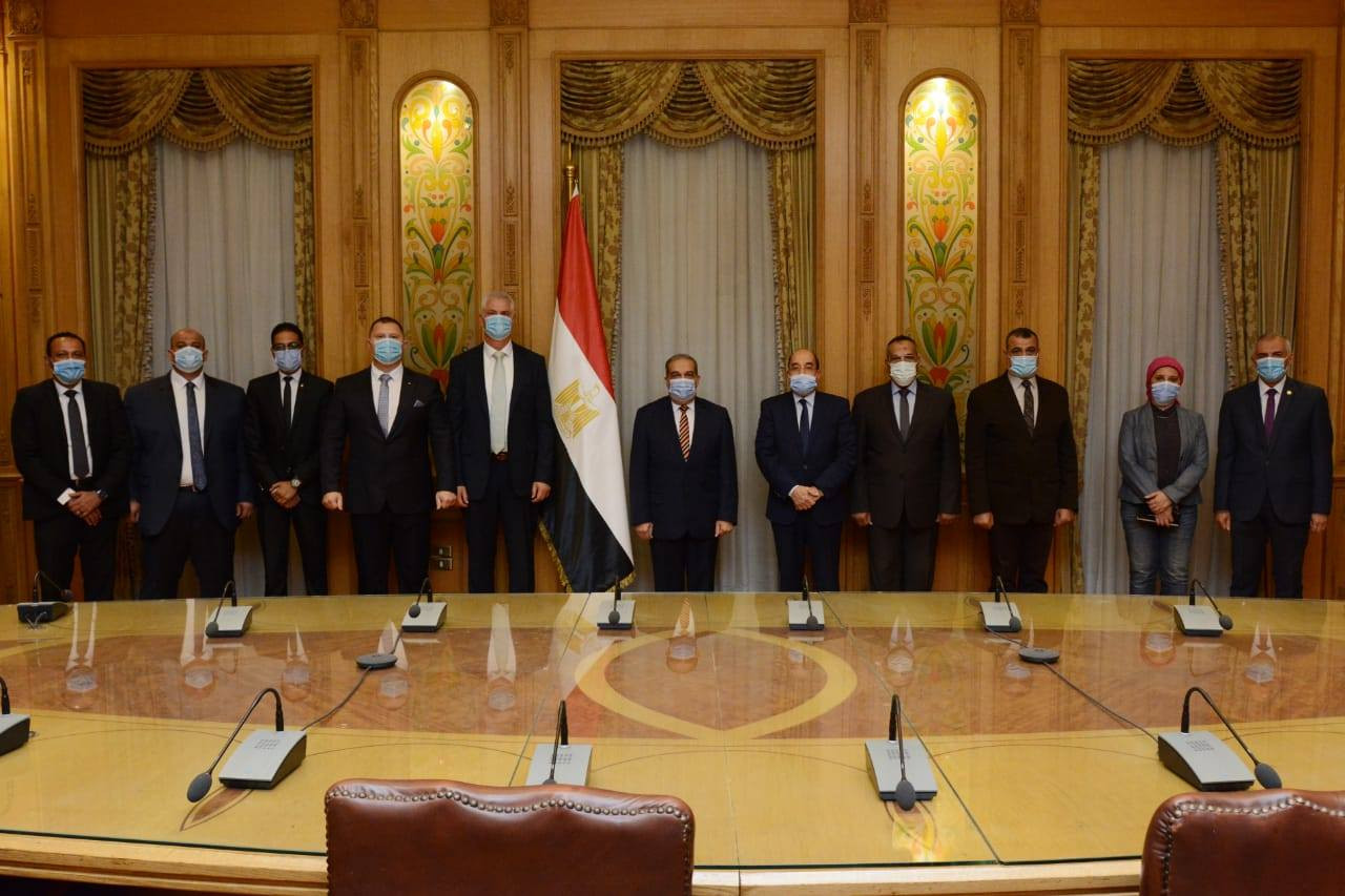 وزير الإنتاج الحربى