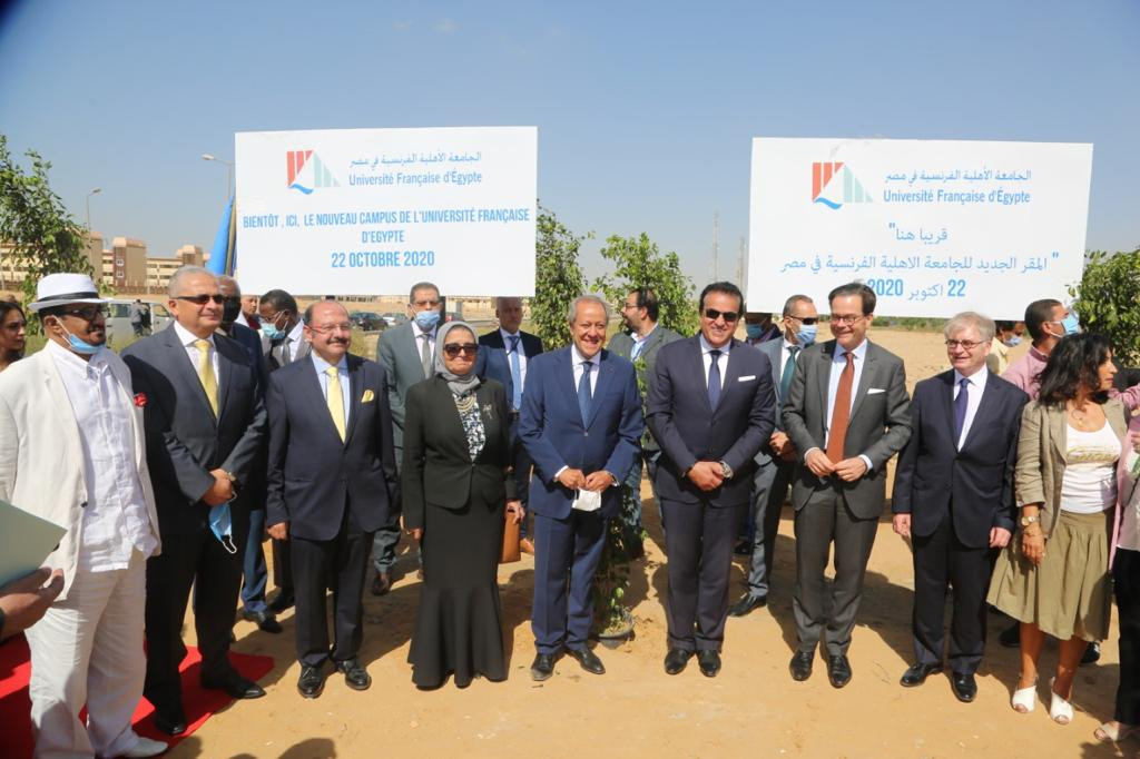 وزير التعليم العالى بالجامعة الأهلية الفرنسية