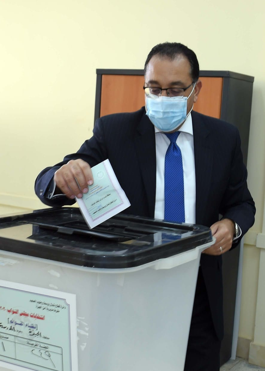 رئيس الوزراء يدلى بصوته فى انتخابات مجلس النواب