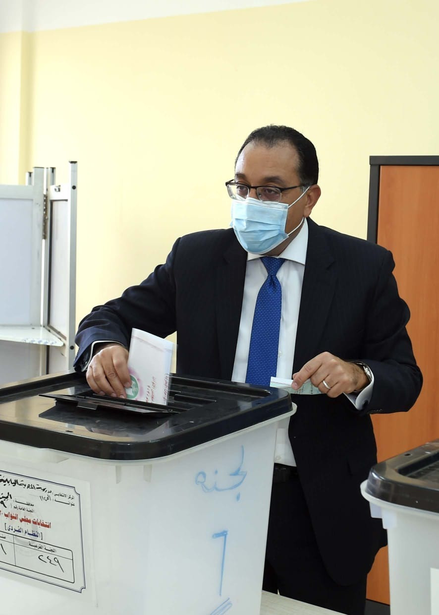 رئيس الوزراء يدلى بصوته فى انتخابات مجلس النواب