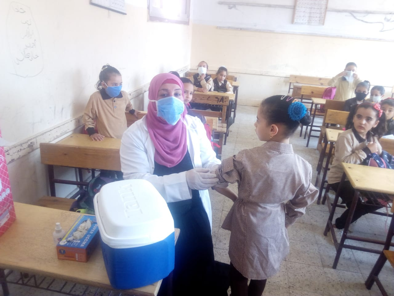 تطعيم طلاب المدارس