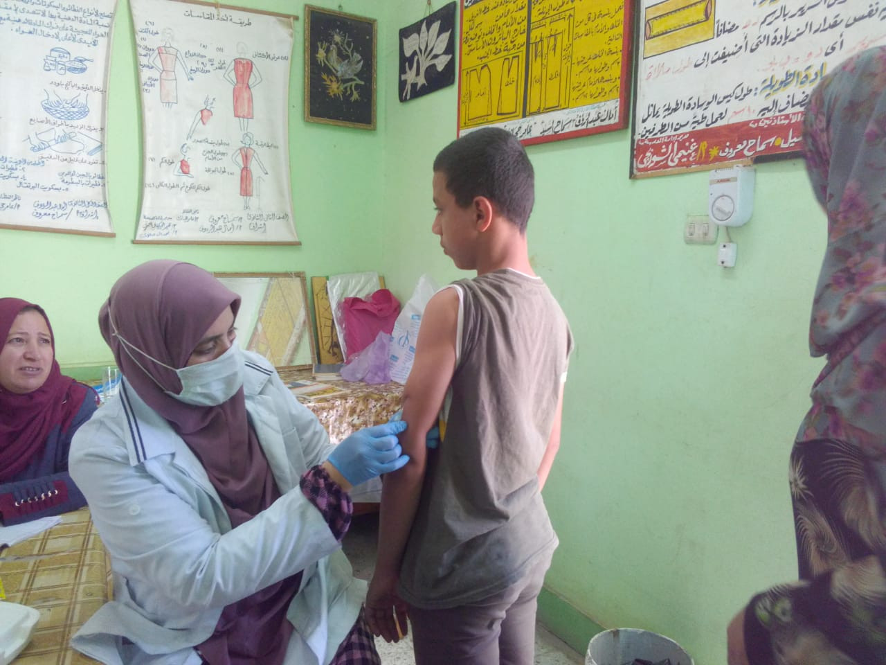 تطعيم طلاب المدارس